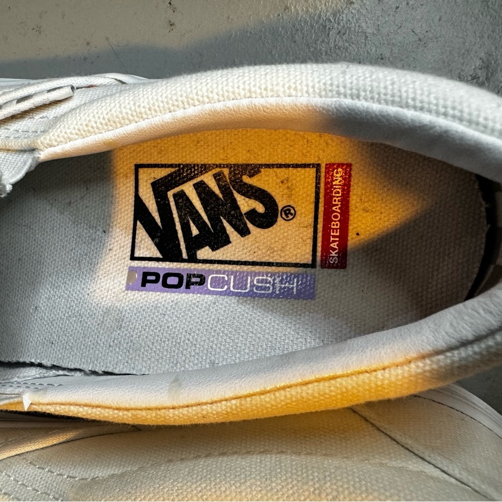 Vans - Picture 6 of 7